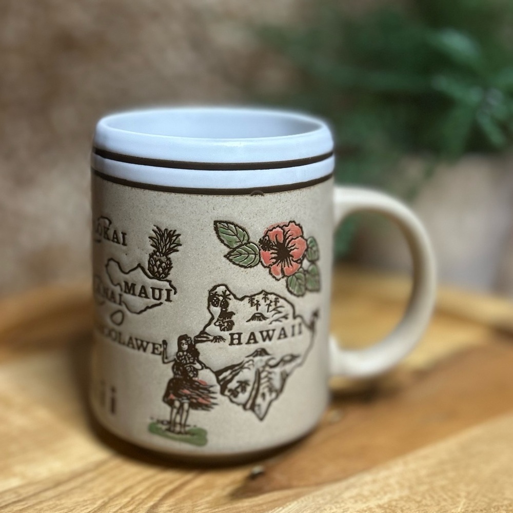 Vintage Hawaii Themed Beige Ceramic Mug
